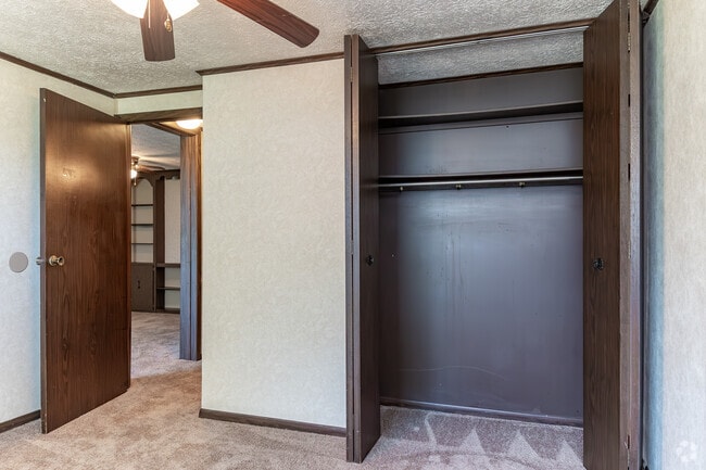 1BR, 1BA - 522SF - Bedroom
