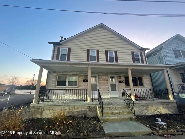 Photo - 302-304-304 Vine St Unidad 304