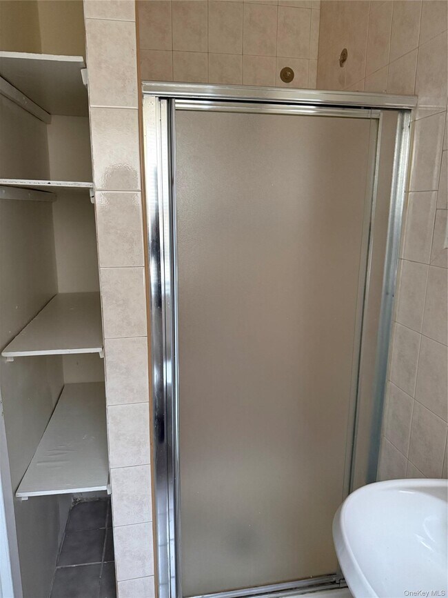 Photo - 186-05 Jamaica Ave