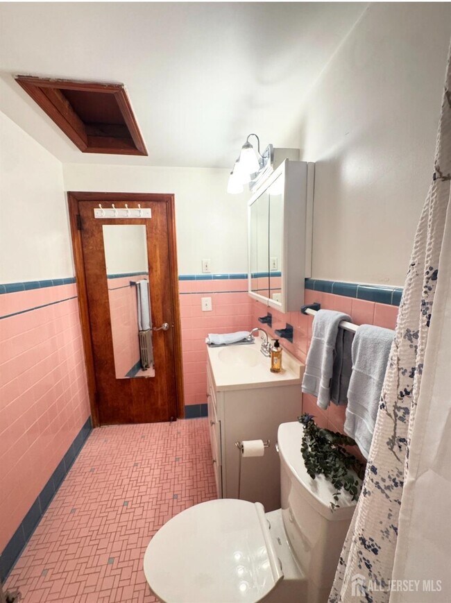 Photo - 3 Jerome Pl Unit 2