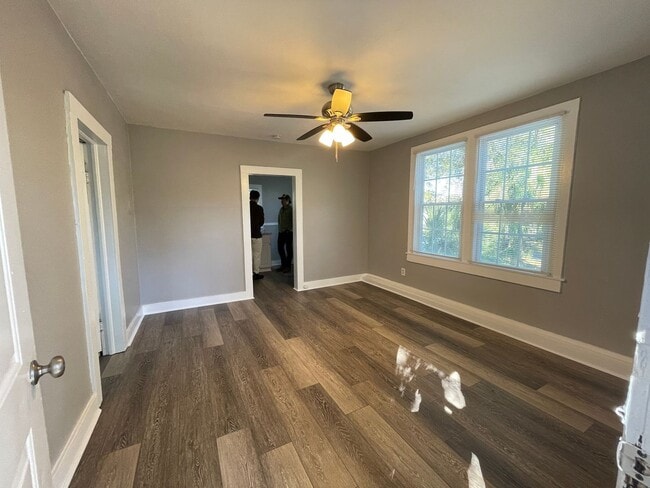 Photo - 1507 E 33rd St Unidad 1507 B Upper