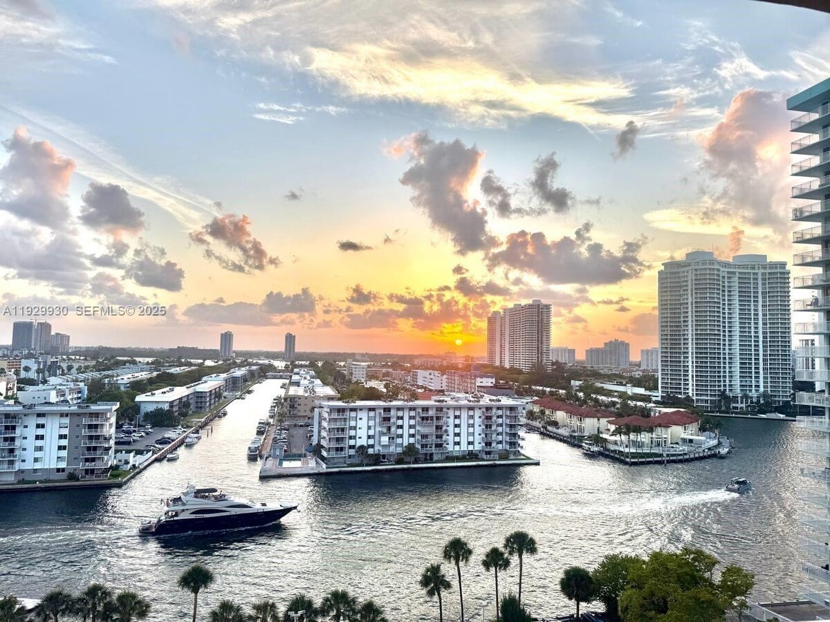 Photo - 290 174th St St Unit 1208