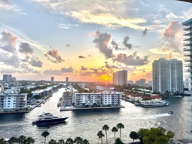 Building Photo - 290 174th St Unit 1208