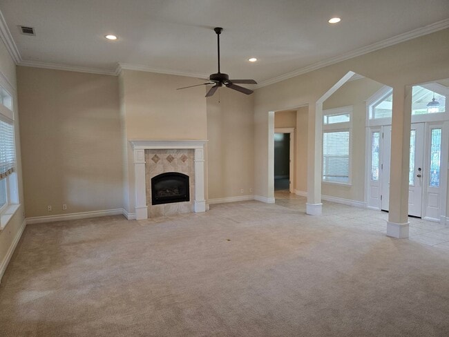 Photo - 105 Sterling Oaks Dr