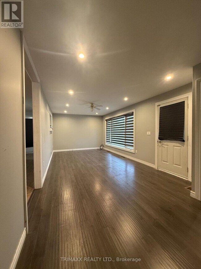 Photo - 097471 4 Line SW