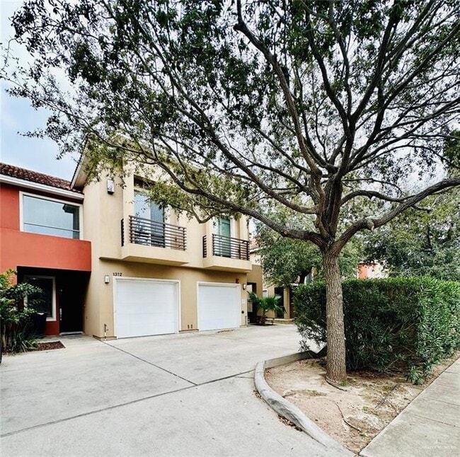 Building Photo - 29 Pineridge Ln