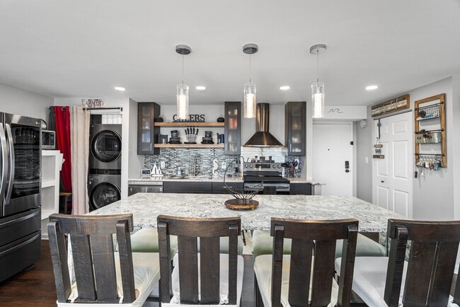 Photo - 3558 Shore Dr