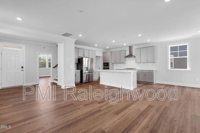 Photo - 404 Rolling Pasture Way