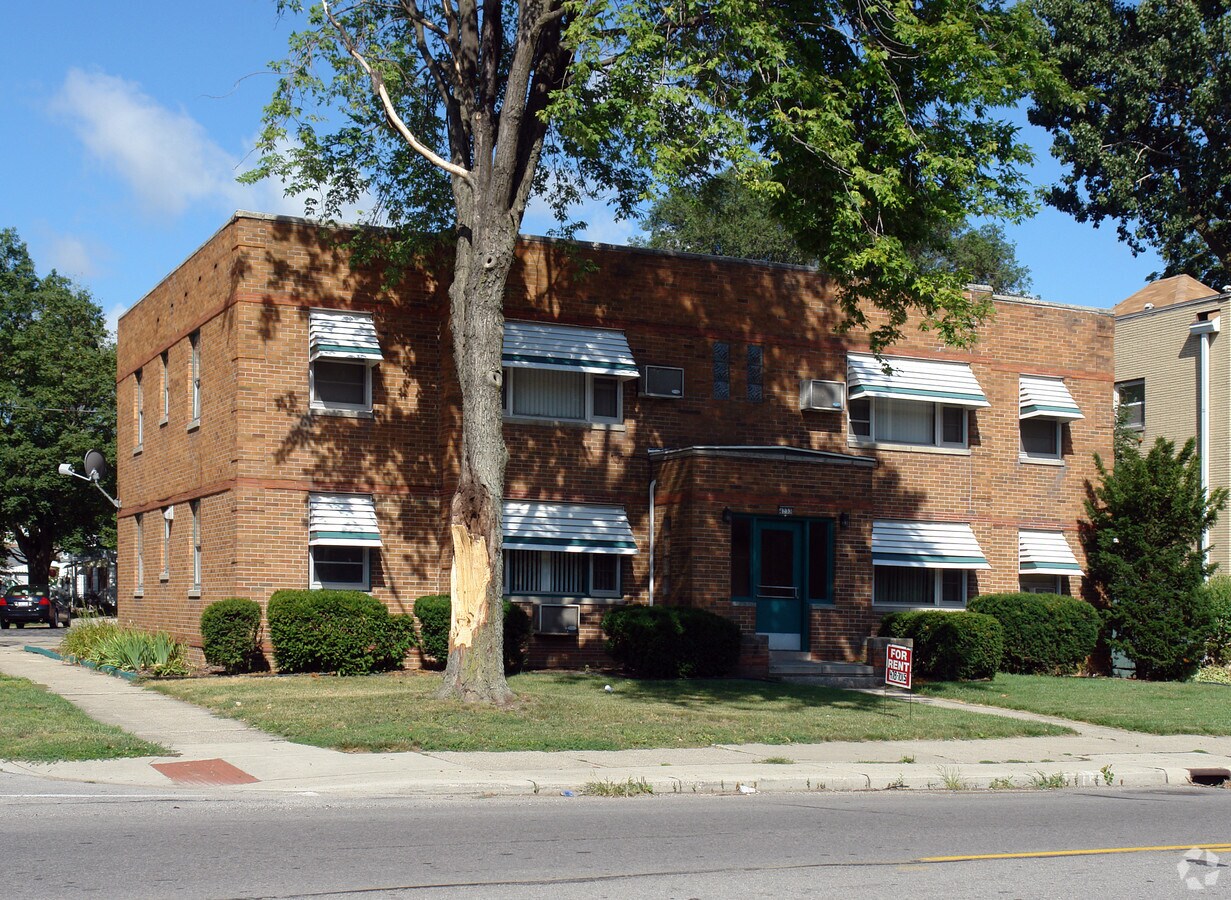 Photo - 4233 Lewis Ave Apartments