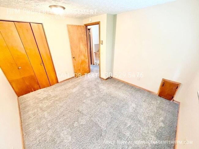 Photo - 5877 Portage St NW