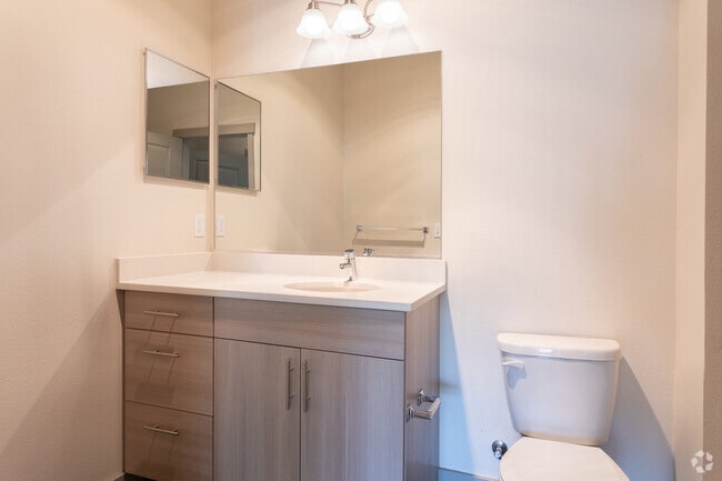 2BR,2BA-898SF
