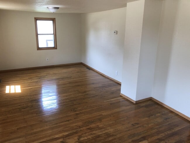 Photo - 2113 Oakland Ave E
