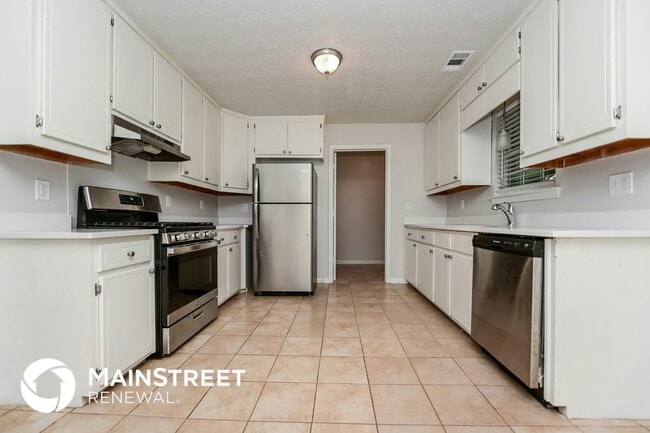 Photo - 235 Nicki Ct