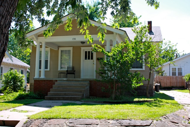 Building Photo - 1736 S Xanthus Ave Rental