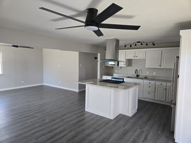 Photo - 1804 Kirby Ct NE