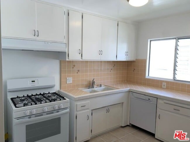 Photo - 1201 S Sherbourne Dr Unit 4