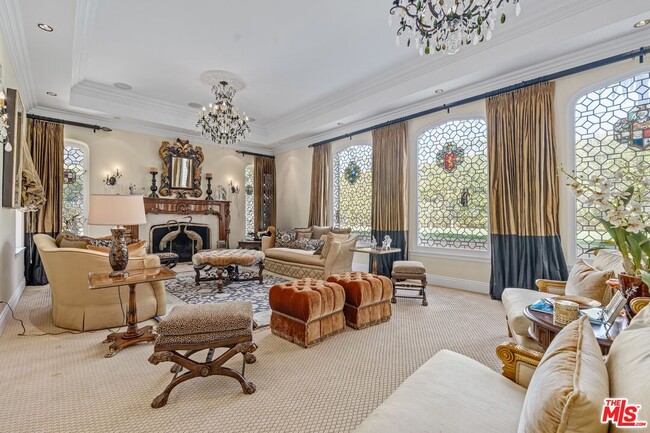 Photo - 809 N Canon Dr