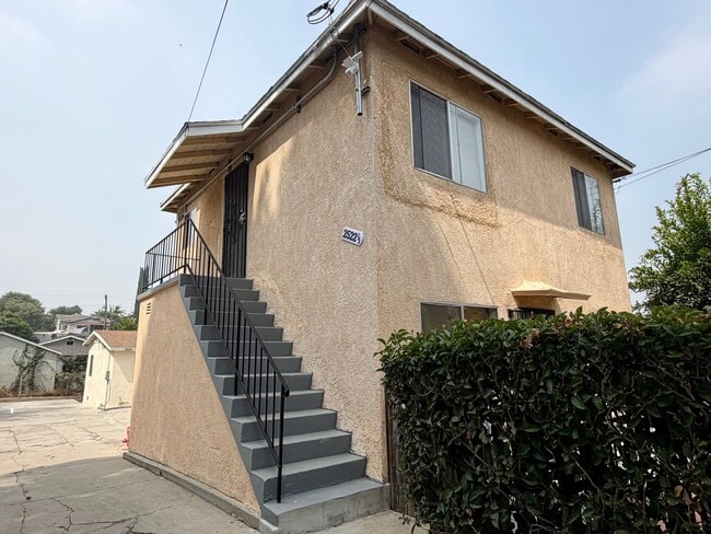 Building Photo - 2522-2524 Unit 2522 1/2