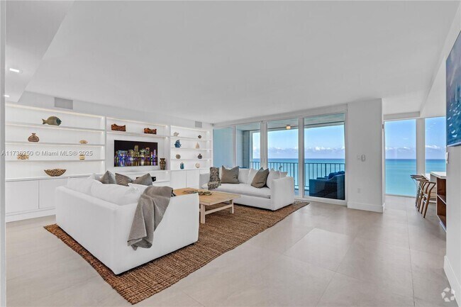 Building Photo - 881 Ocean Dr Unit 27D Rental