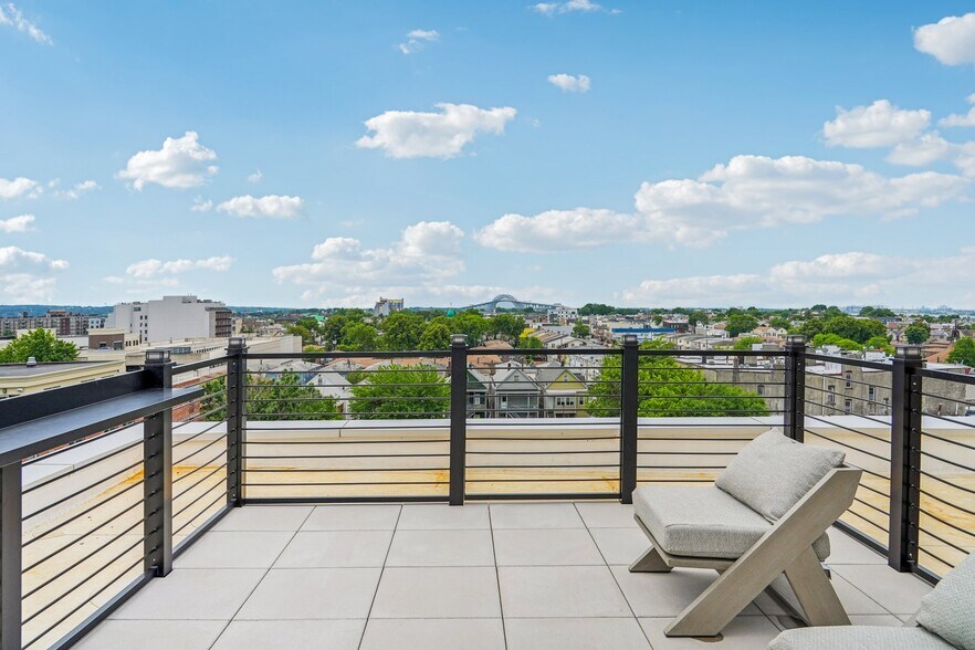 Rooftop Lounge