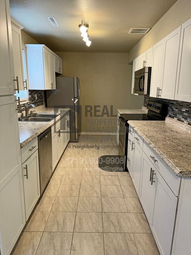 Photo - 3011 Aster St
