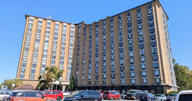 Building Photo - 1 Renaissance Pl Unit 1019