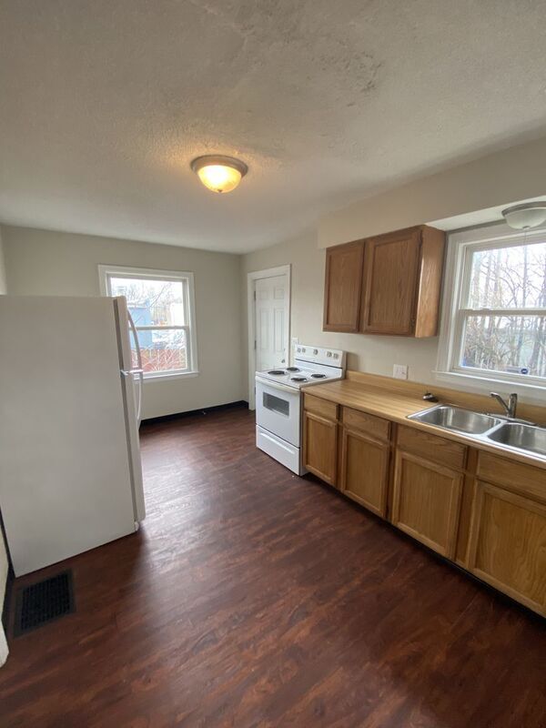 Photo - 971 Sheridan Ave