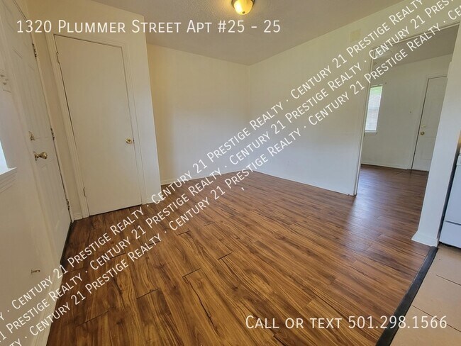 Photo - 1320 Plummer St Unidad 25