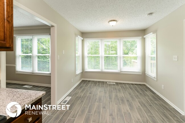 Photo - 2359 Oakton Dr