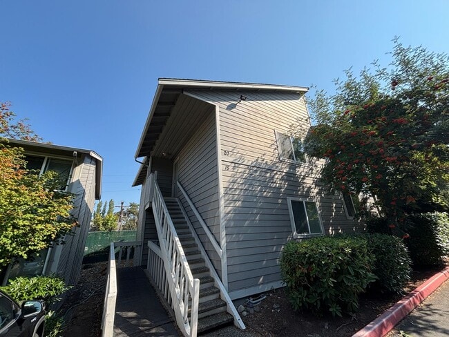 Building Photo - 3538 Northwest Ave Unit 20