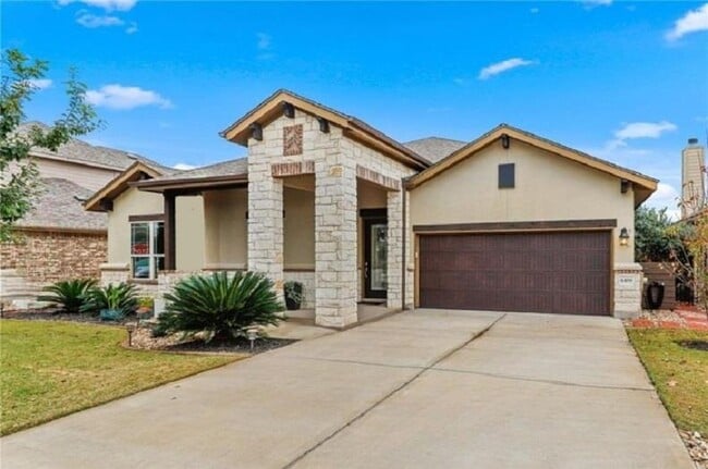 Building Photo - 6108 Sabino Dr