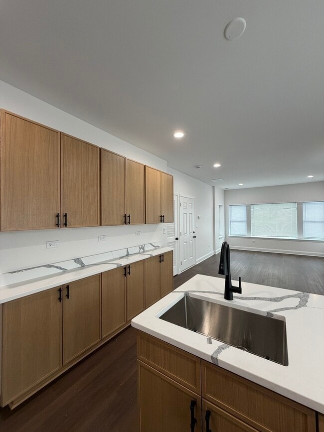 Photo - 1942 Elmwood Ave Unit 1F