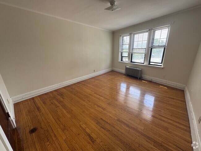 Building Photo - 349A Pleasant St Unit #A1-15 Rental