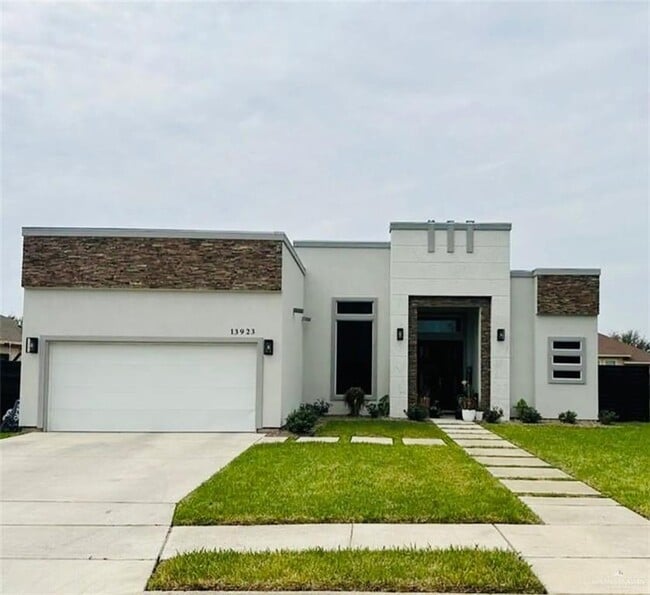 Building Photo - 10 N 38th St