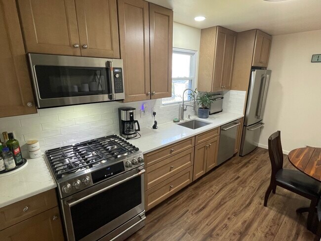 Photo - 950 S Plympton St