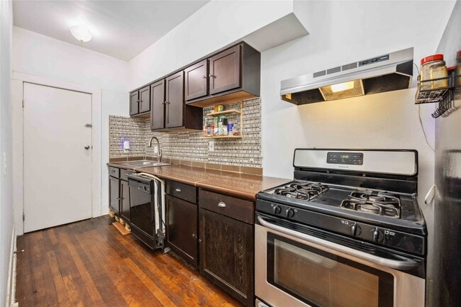 Building Photo - 2617 Cleburne St