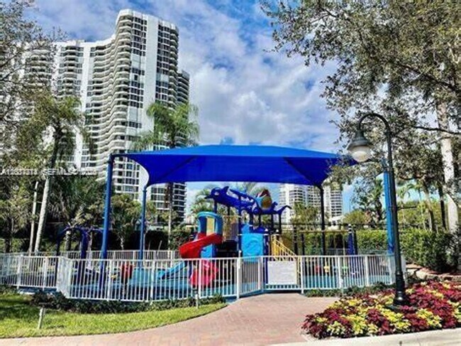 3500 Mystic Pointe Dr