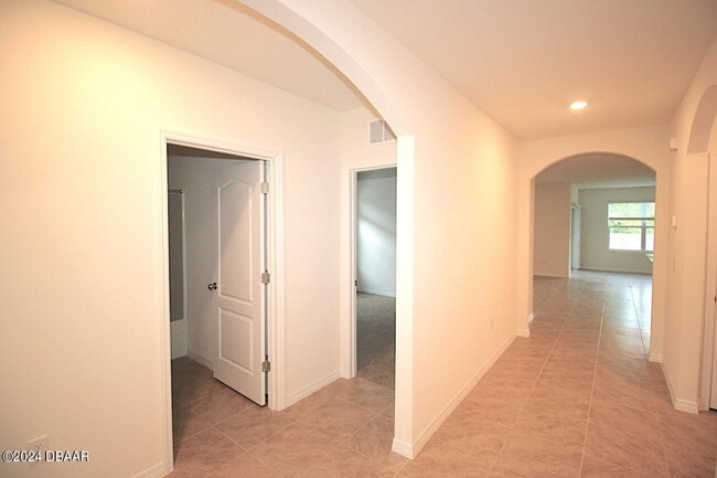 Photo - 127 Birch Tree Pl