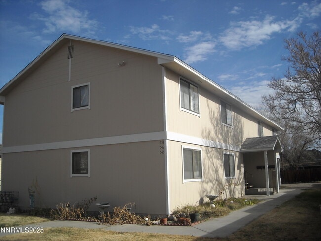 Building Photo - 551 Douglas St