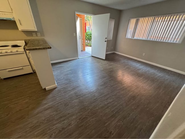 Photo - 1028 Orange Ave Unidad 12