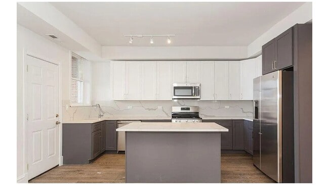 Photo - 2537 N California Ave Unit 2