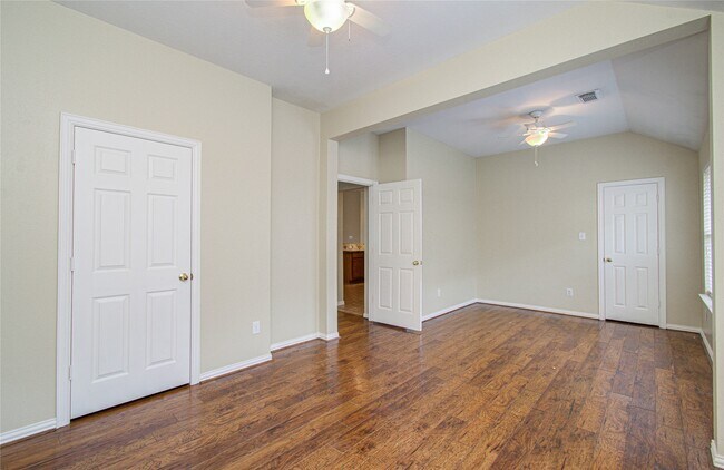 Photo - 18223 Heathridge Ln