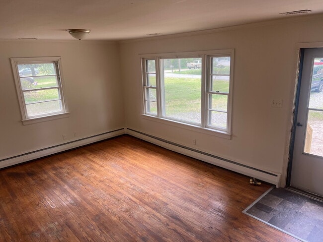 Photo - 3 Bedroom Rancher on Spacious Lot