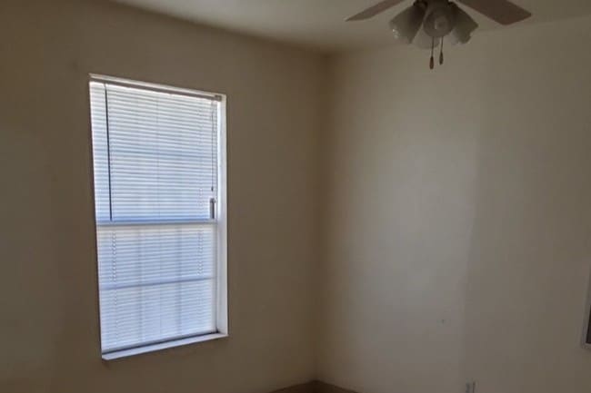 Photo - 818 E 7th St Unit bldr.