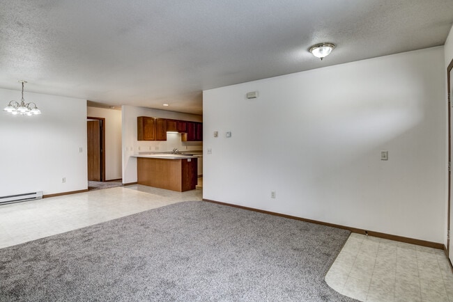 Photo - 1403 Glenn Pl