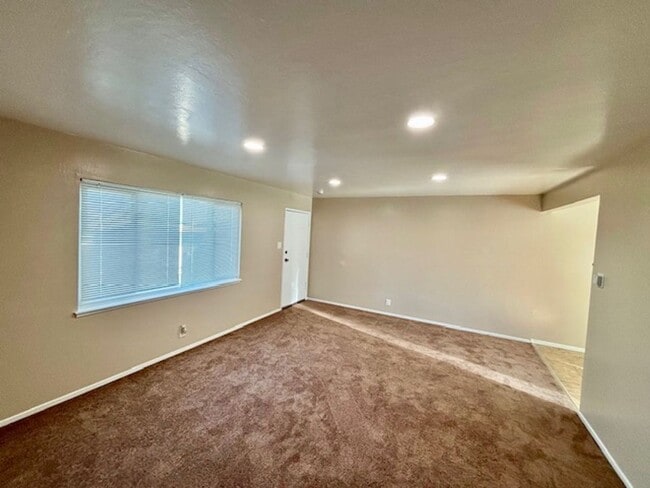 Photo - 5730 Bayview Ave Unit T5736