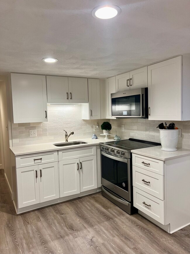 Building Photo - 20 Arnold St Unit 20 Arnold Street Needham Rental