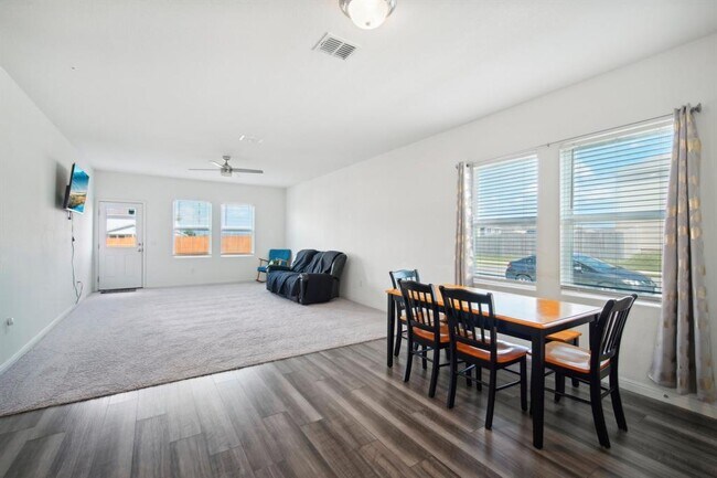 Photo - 403 Redfish Ln