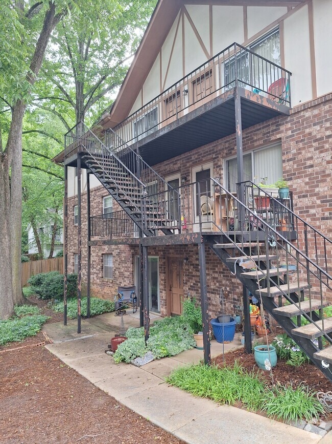 Building Photo - 1231 Church St Unit A Rental
