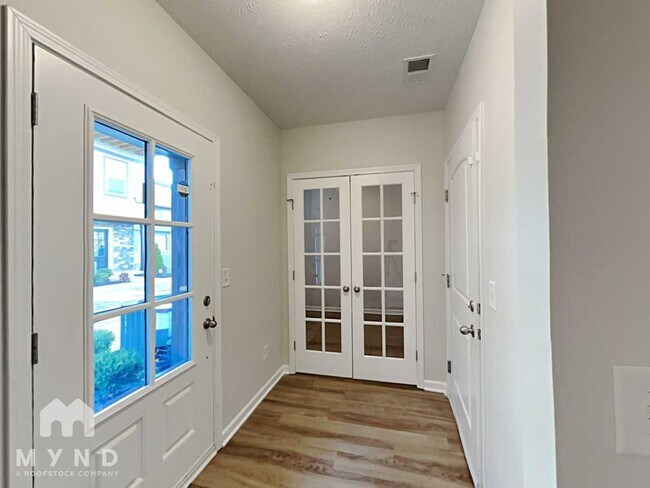 Photo - 302 Negri Ct